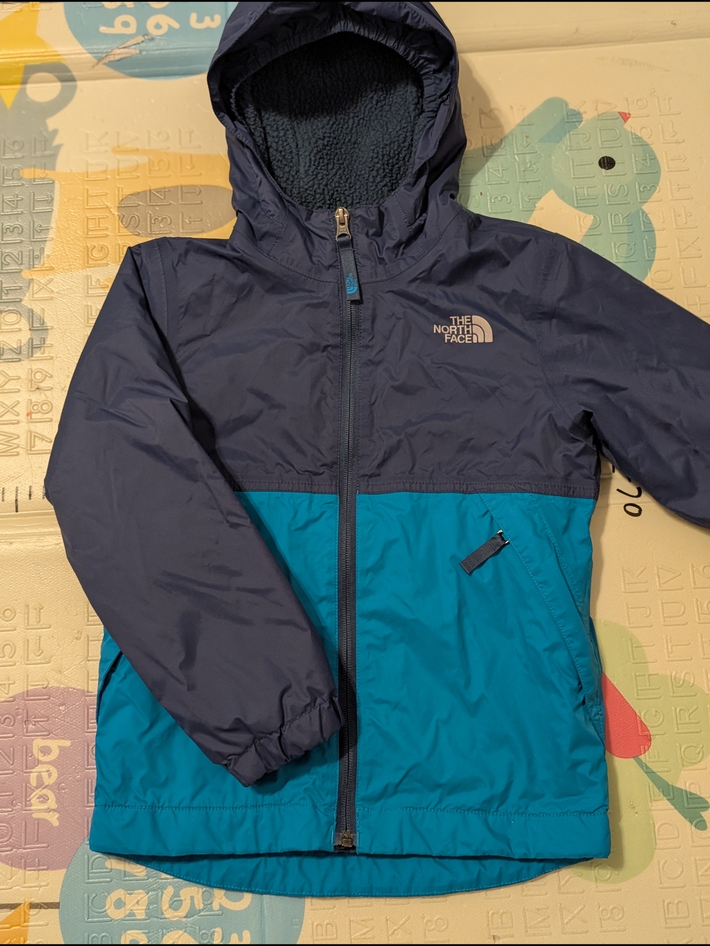 The North Face Warm Fleece Inside Waterproof Kids Jacket XS/6